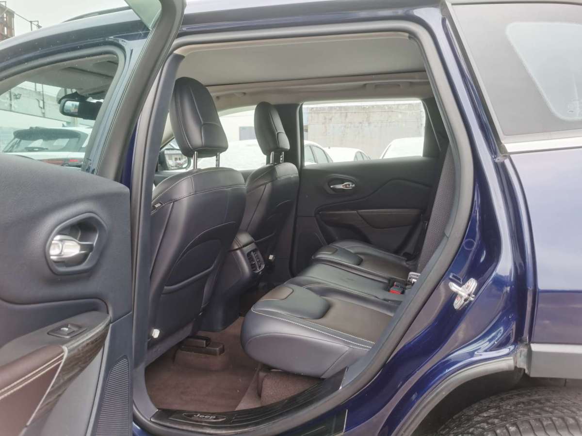 Jeep 自由光  2017款 2.4L 领先版图片