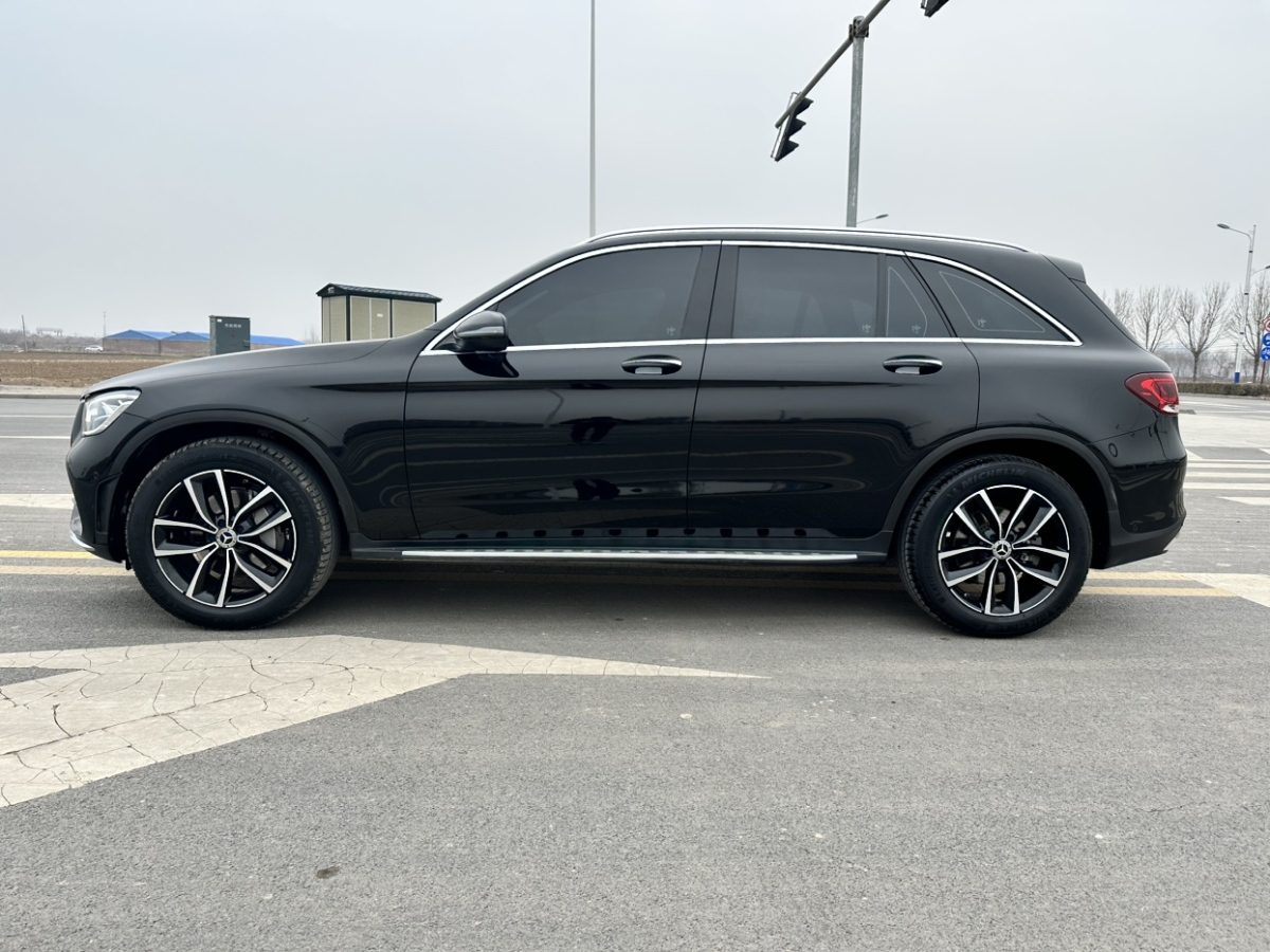 2022年06月奔驰 奔驰GLC  2022款 GLC 260 L 4MATIC 豪华型