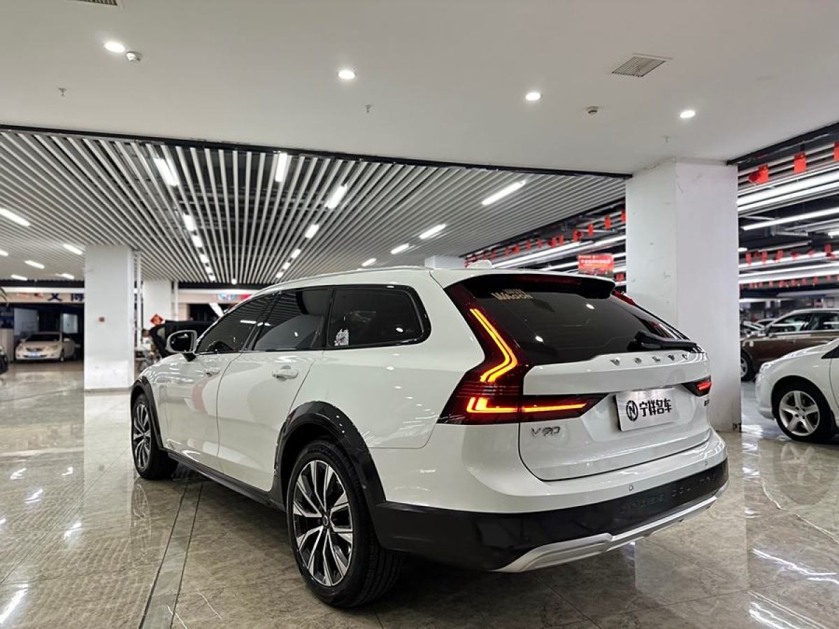 2022年12月沃爾沃 V90  2023款 Cross Country B5 AWD 智遠(yuǎn)版