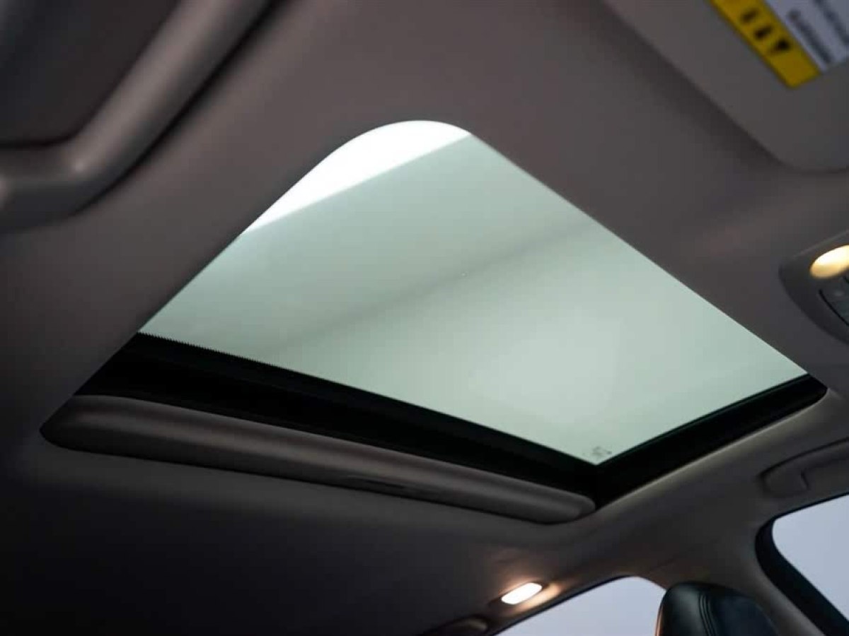 英菲尼迪 Q50L  2021款 2.0T 舒適版圖片