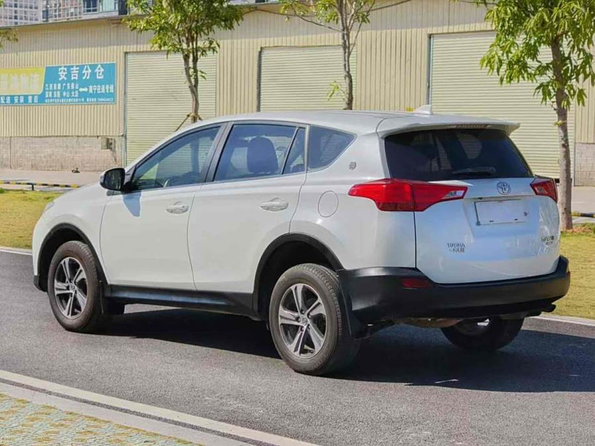 豐田 RAV4榮放  2015款 2.0L CVT四驅風尚版圖片