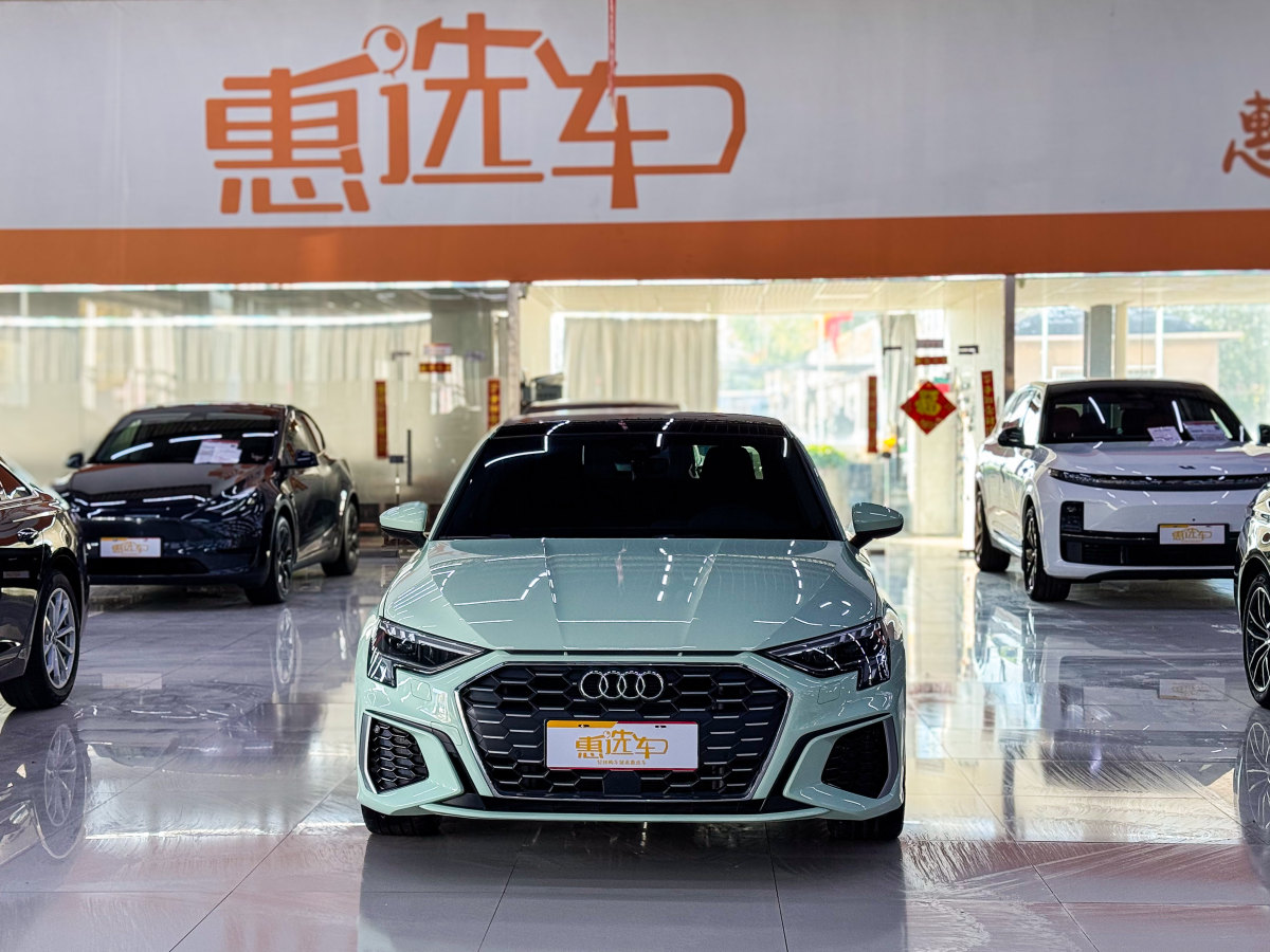 奧迪 奧迪A3  2023款 改款 A3L Limousine 35 TFSI 時(shí)尚運(yùn)動(dòng)型圖片