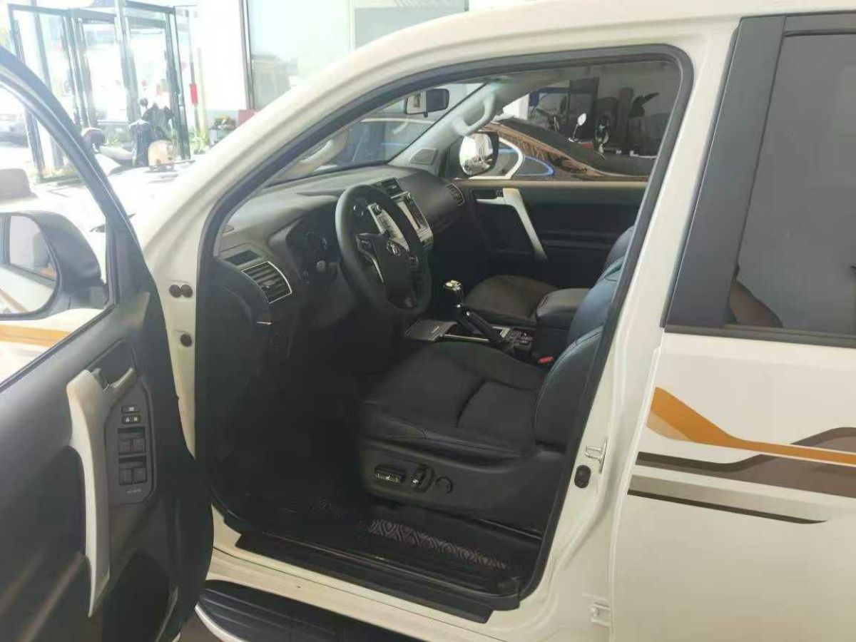 豐田 威蘭達(dá)  2020款 2.0L CVT兩驅(qū)尊貴版圖片