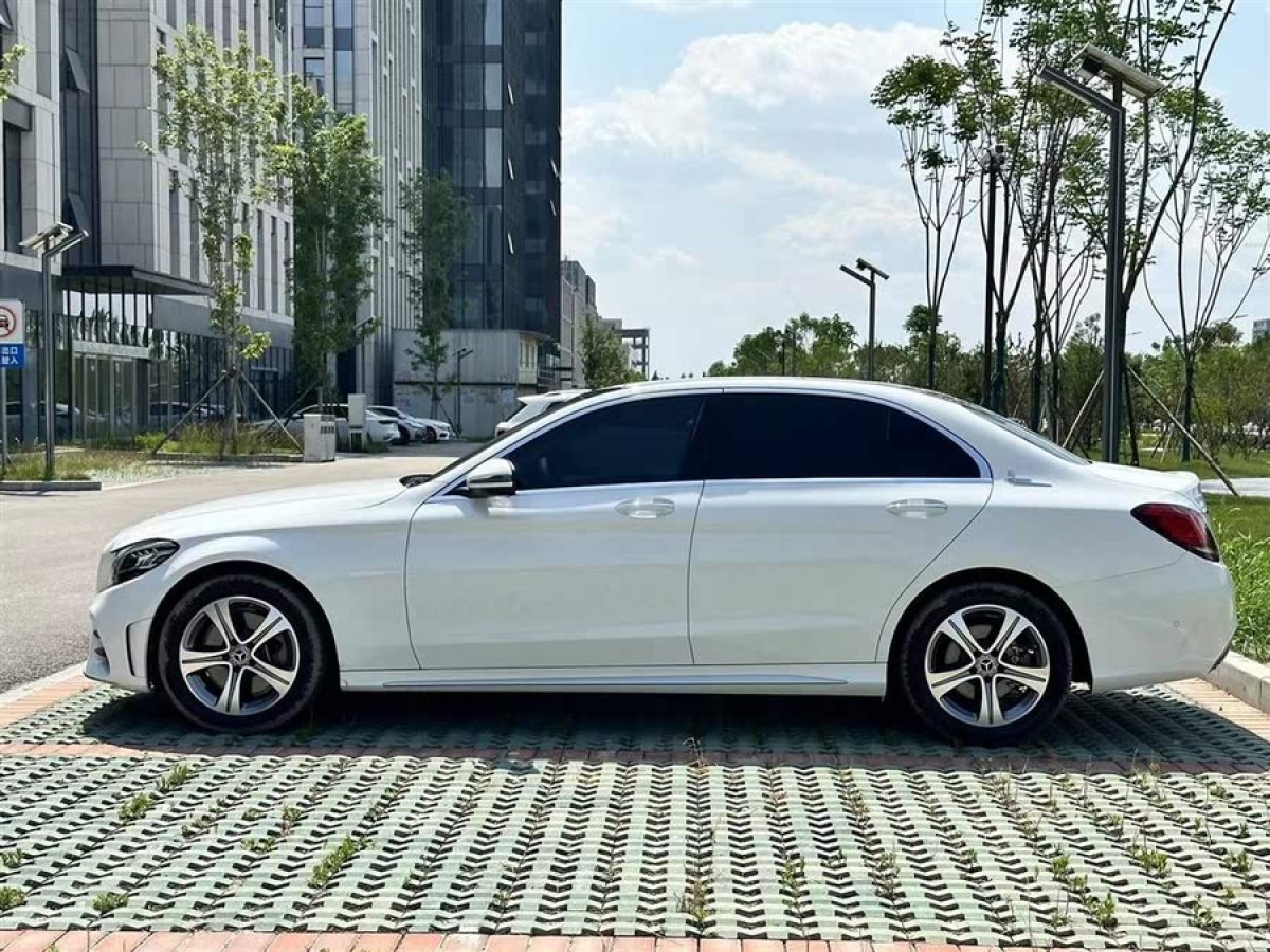 奔馳 奔馳C級(jí)  2021款 C 260 L 運(yùn)動(dòng)版圖片