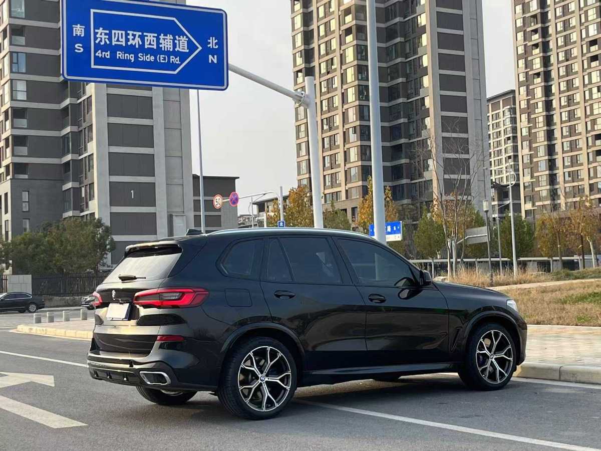 寶馬 寶馬X5  2020款 xDrive40i 尊享型 M運(yùn)動套裝圖片