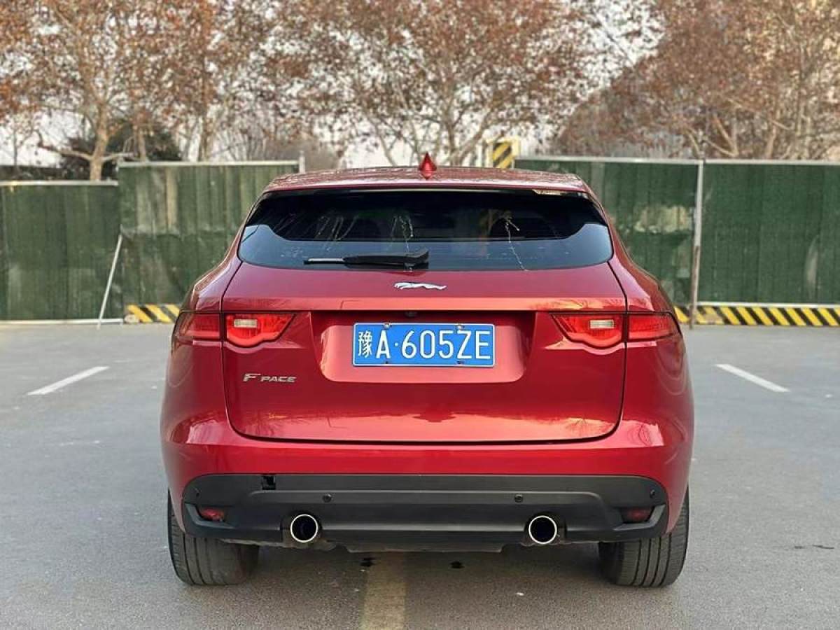 捷豹 F-PACE  2016款 2.0T 兩驅(qū)都市尊享版圖片