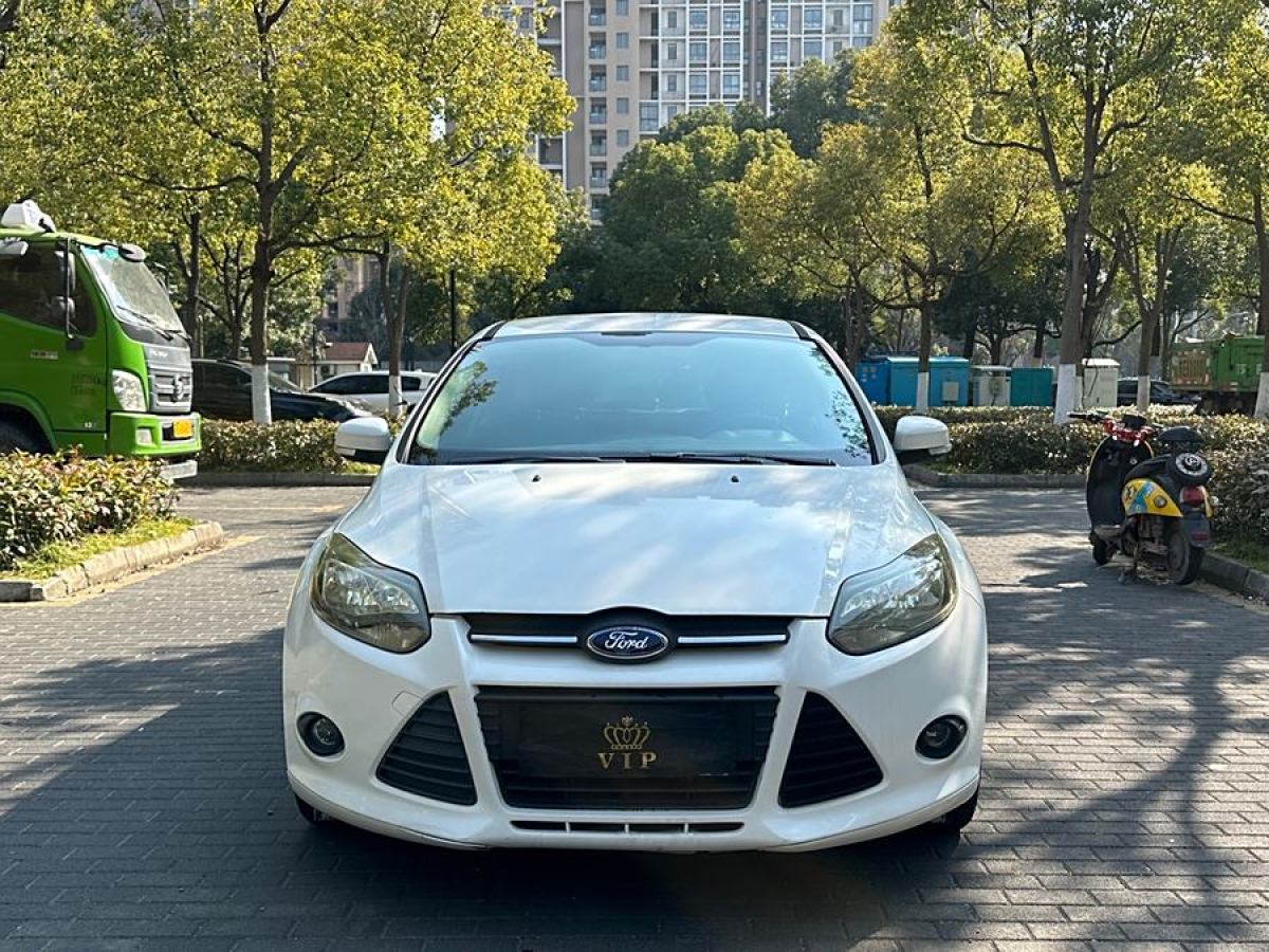 福特 ?？怂? 2012款 兩廂 1.6L 自動舒適型圖片