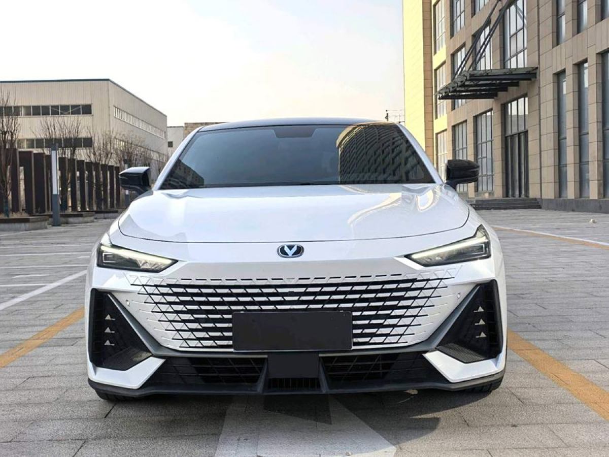 長安 長安UNI-V  2022款 1.5T 尊貴型圖片