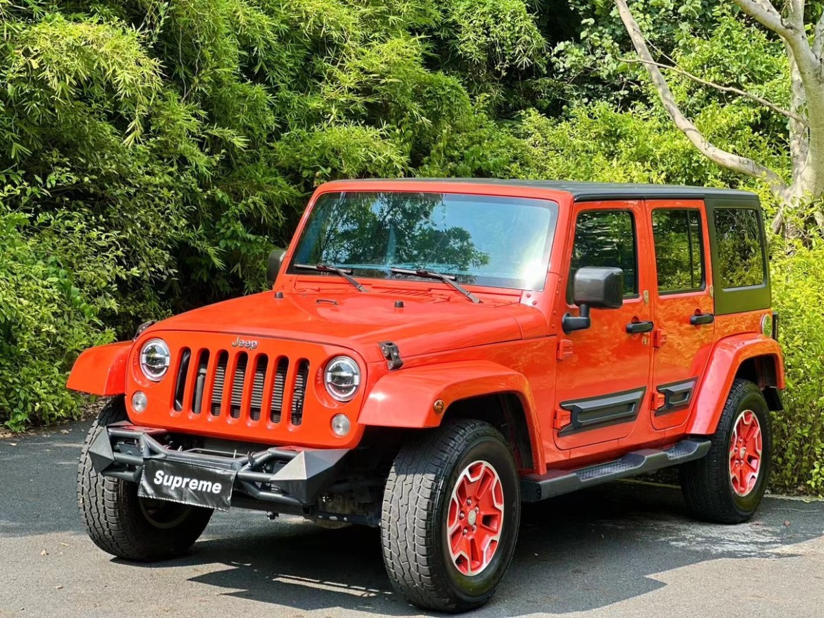 Jeep 牧馬人  2015款 3.0L Sahara 四門版圖片