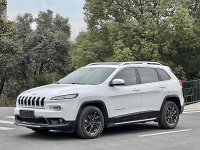 2017年9月 Jeep 自由光 2.0L 優(yōu)越版圖片