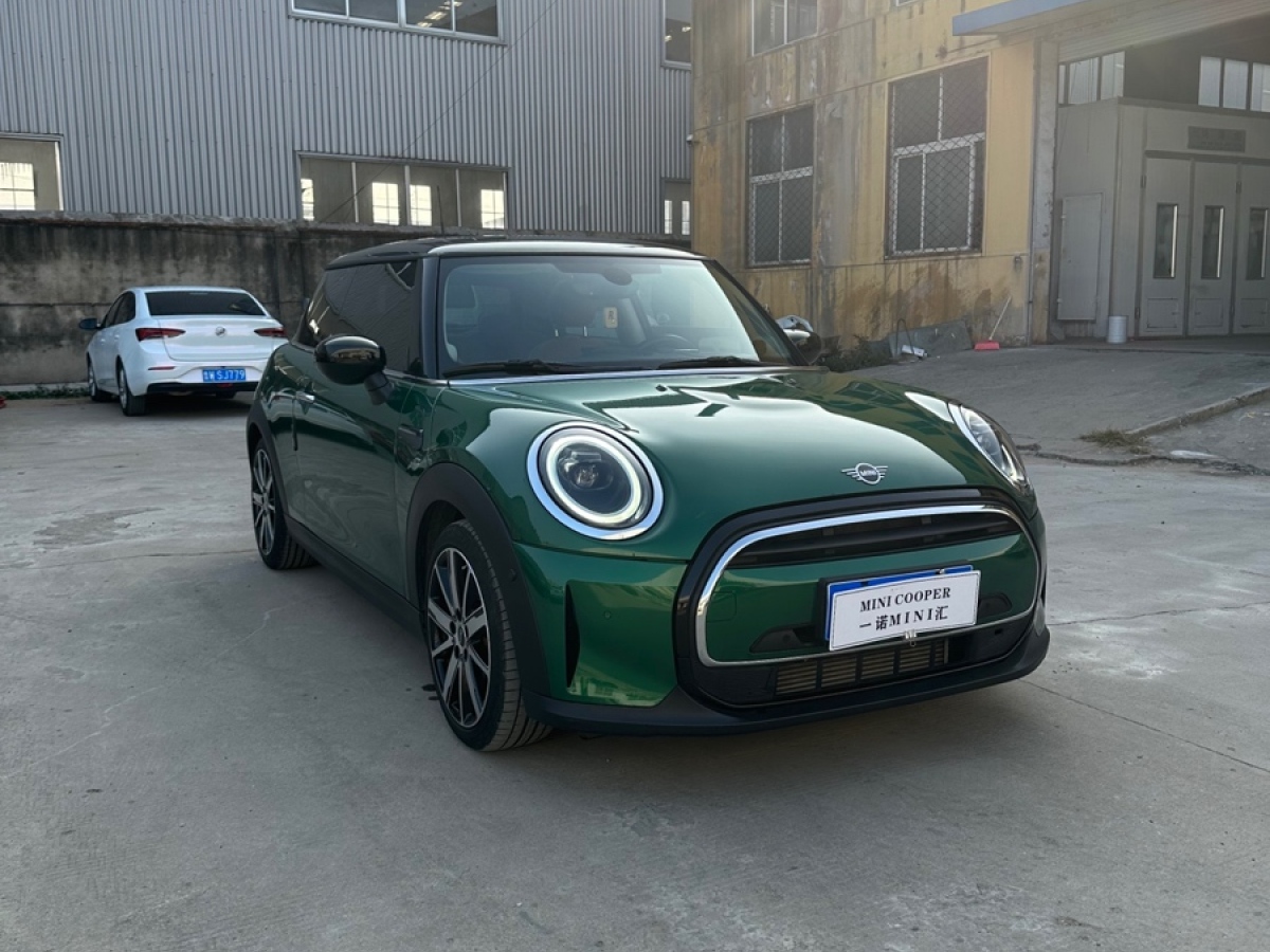 MINI MINI  2022款 改款 1.5T COOPER 藝術(shù)家圖片