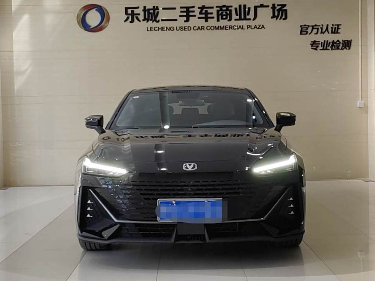 長(zhǎng)安 長(zhǎng)安UNI-V  2022款 1.5T 尊貴型圖片