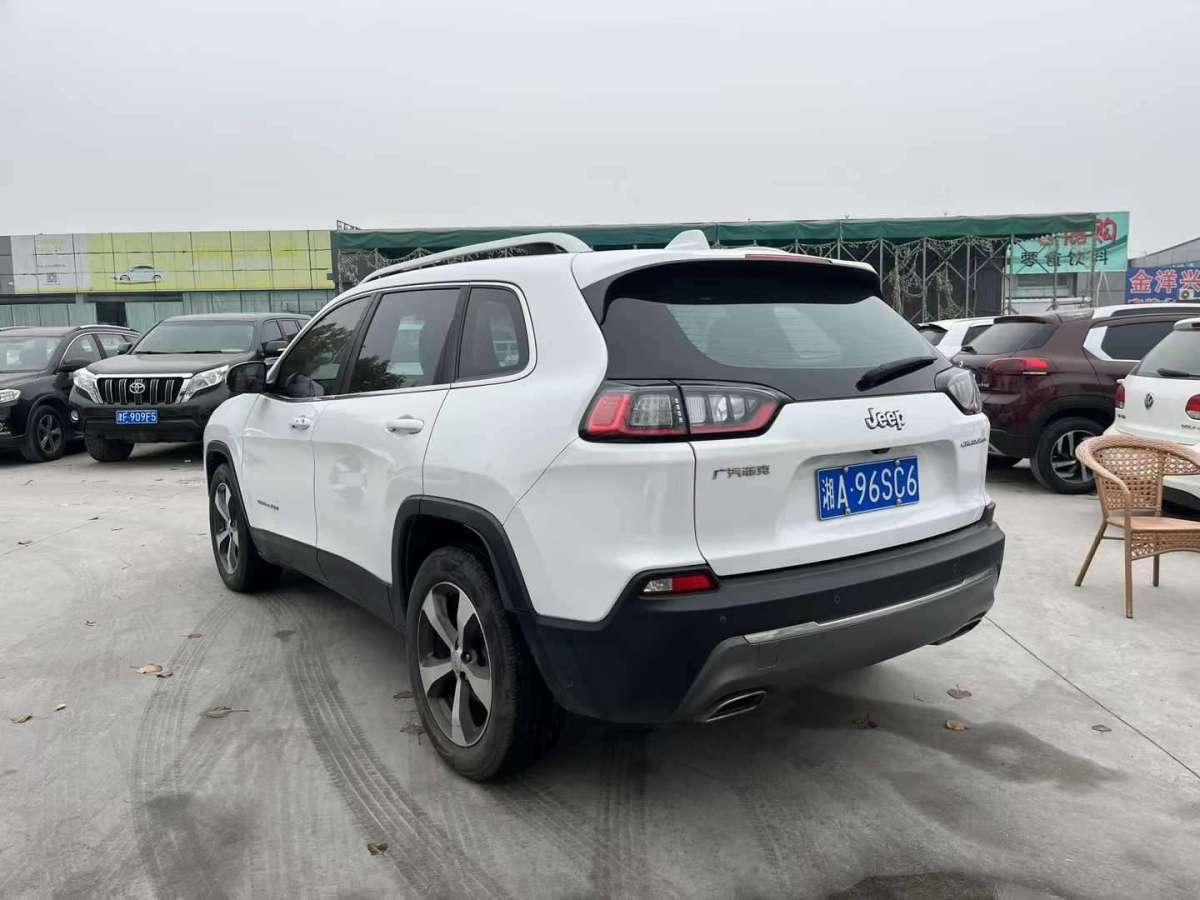 Jeep 自由光  2019款 2.0T 兩驅(qū)智享版 國VI圖片