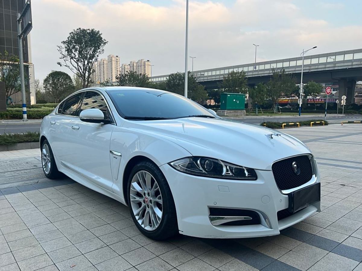 捷豹 XF  2015款 XF 3.0 SC R-Sport 奢華版圖片