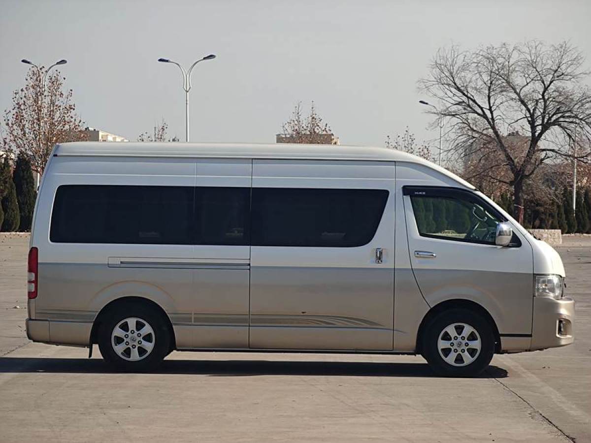 豐田 HIACE  2011款 2.7L自動標準版13座圖片