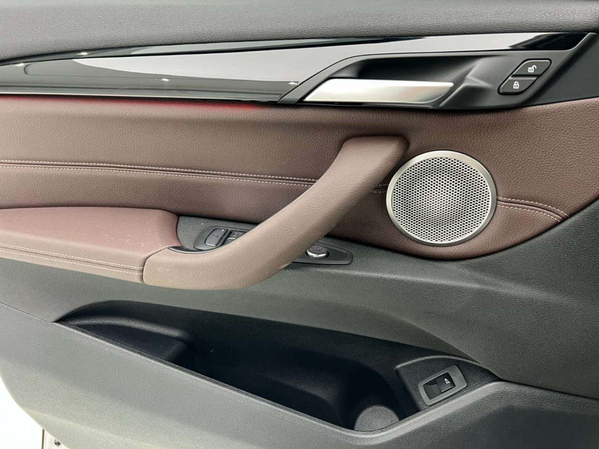 寶馬 寶馬X1  2013款 X1 xDrive20i 2.0T 探索版圖片