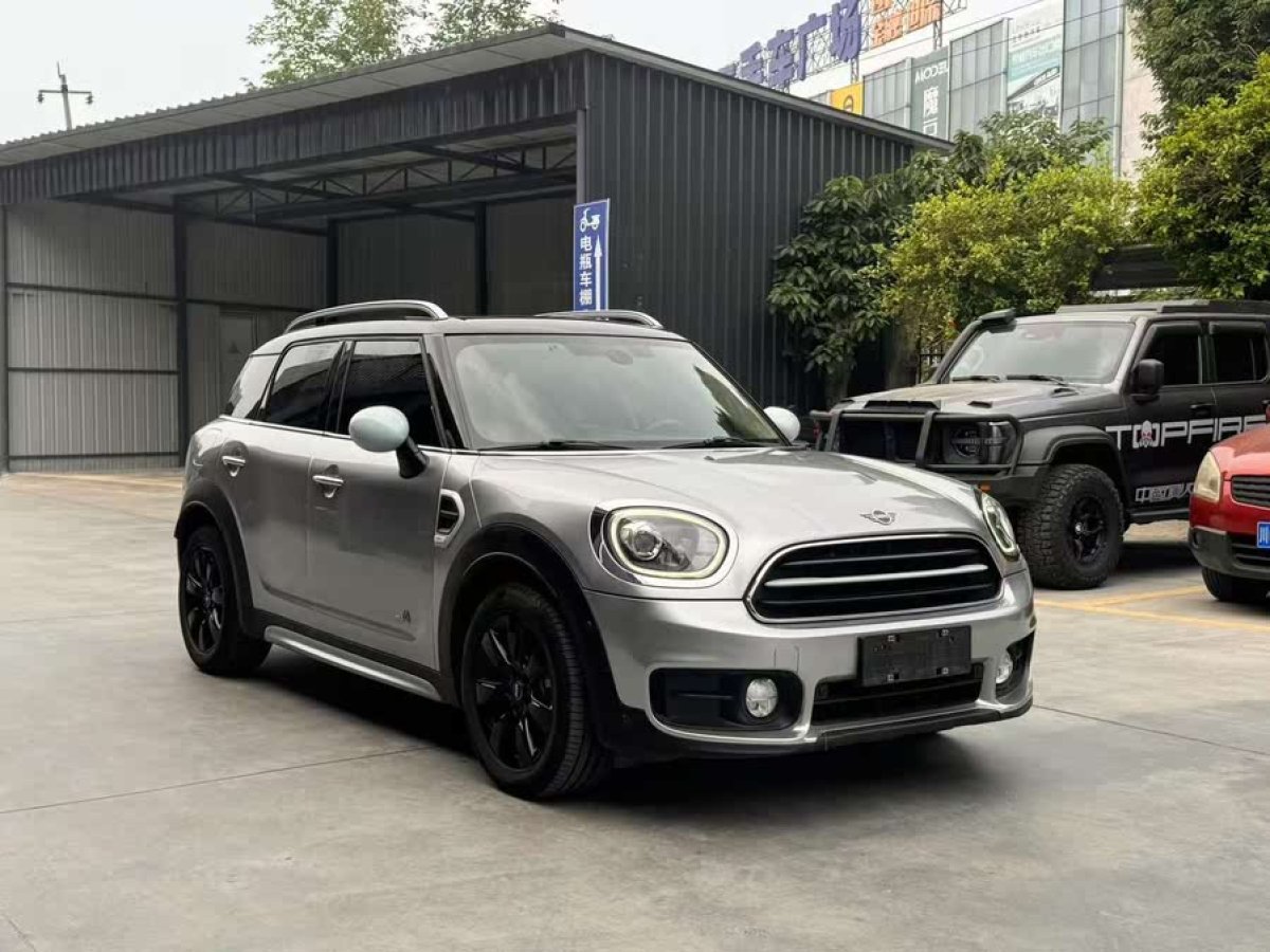 MINI COUNTRYMAN  2018款 1.5T COOPER ALL4 經(jīng)典派圖片