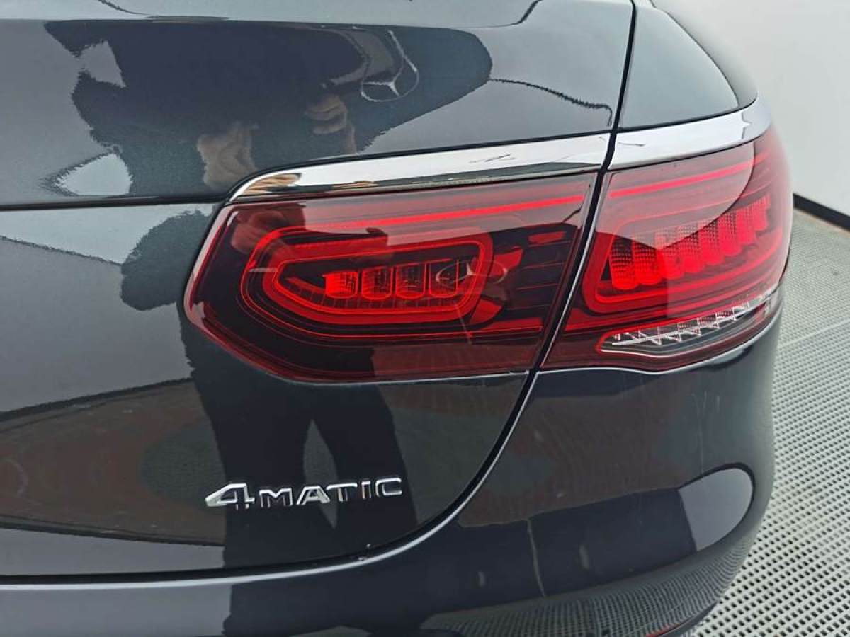 奔馳 奔馳GLC  2023款 GLC 300 4MATIC 轎跑SUV圖片