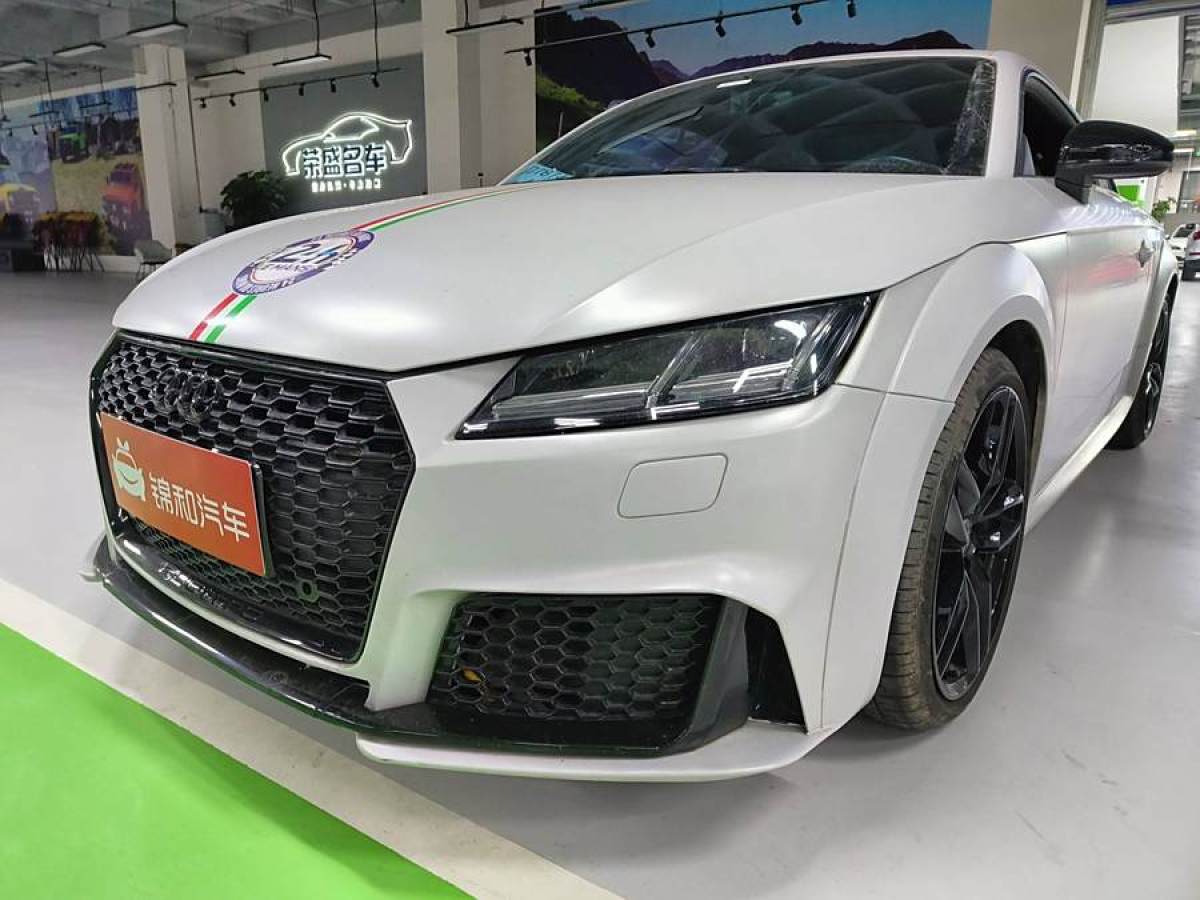 2015年9月奧迪 奧迪TT  2015款 TT Coupe 45 TFSI quattro 復(fù)仇者聯(lián)盟決勝版