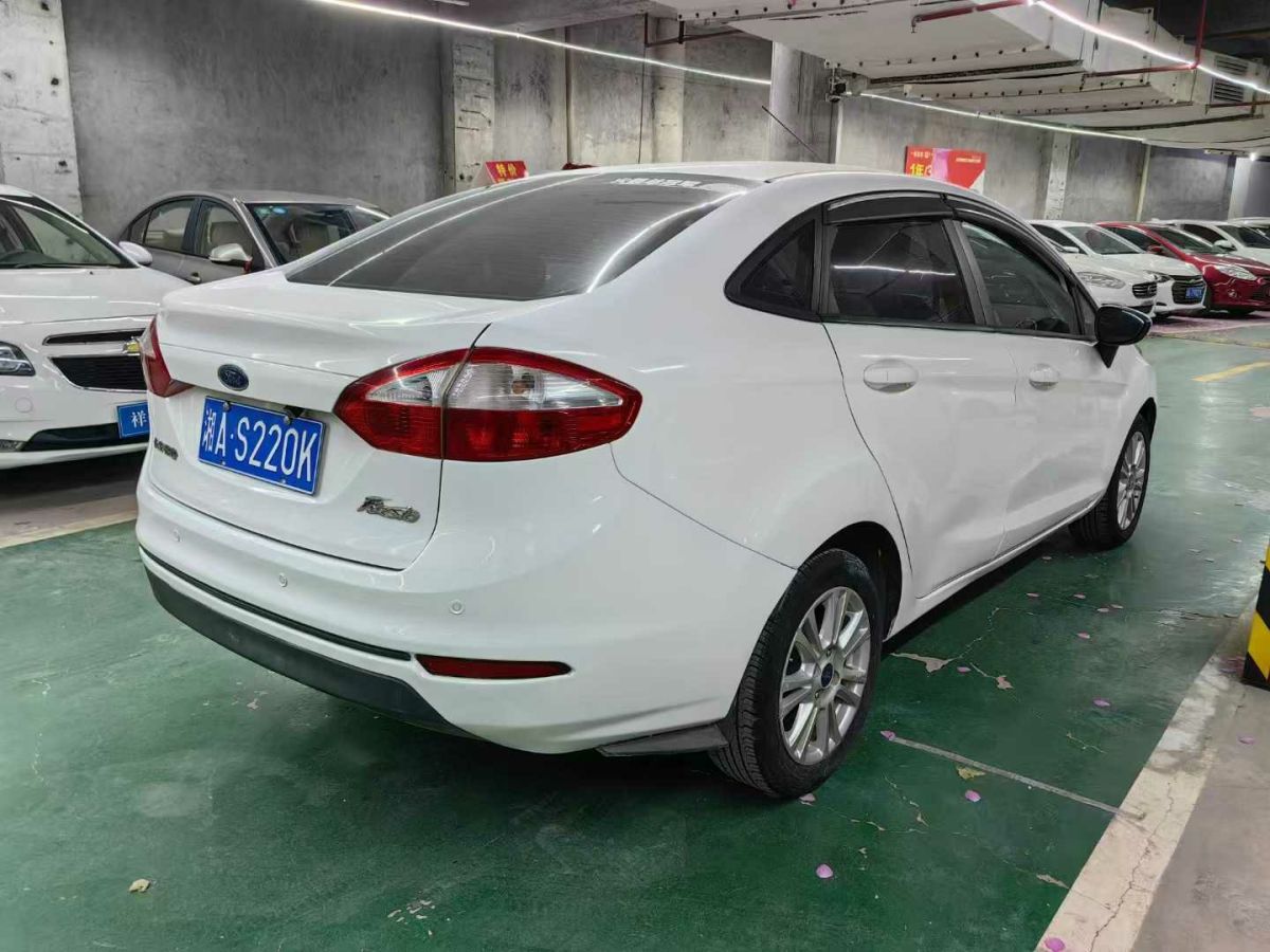 福特 ?？怂? 2013款 三廂經(jīng)典 1.8L 自動(dòng)基本型圖片