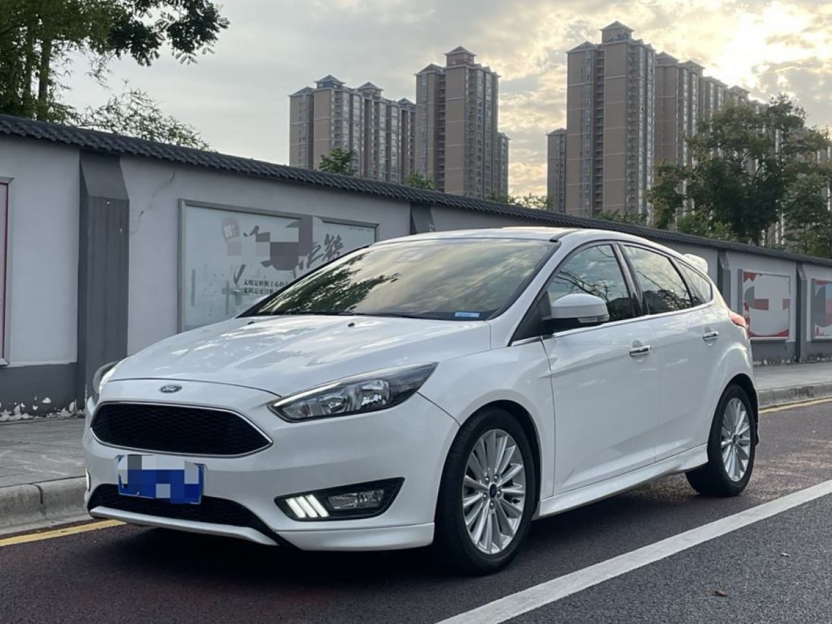 福特 ?？怂? 2015款 兩廂 EcoBoost 180 自動(dòng)運(yùn)動(dòng)型圖片