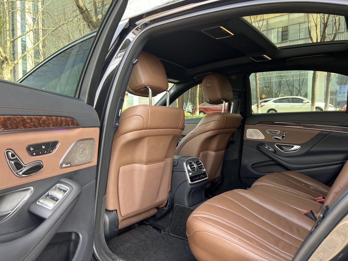 2017年11月奔驰 奔驰S级  2017款 S 320 L 商务型