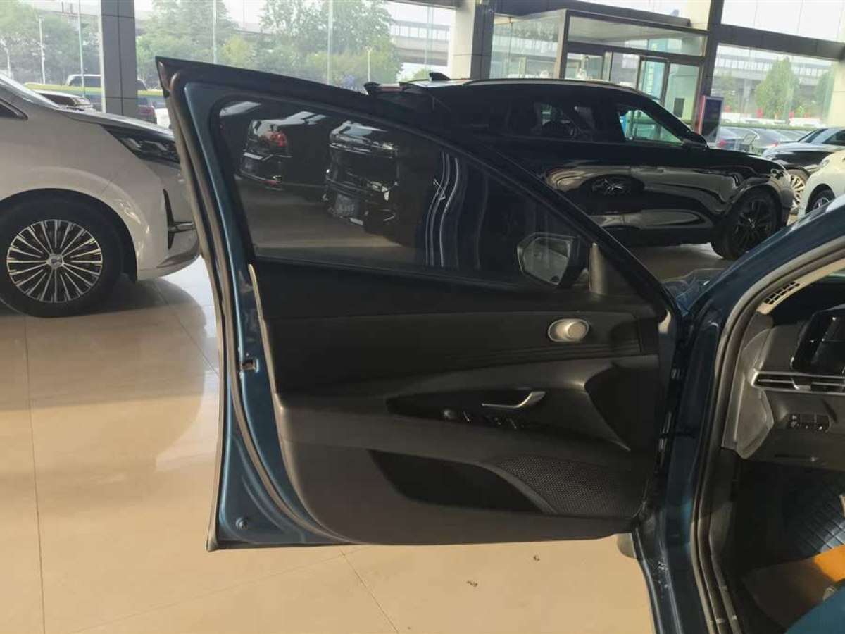 現(xiàn)代 伊蘭特  2022款 1.5L CVT GLX精英版圖片
