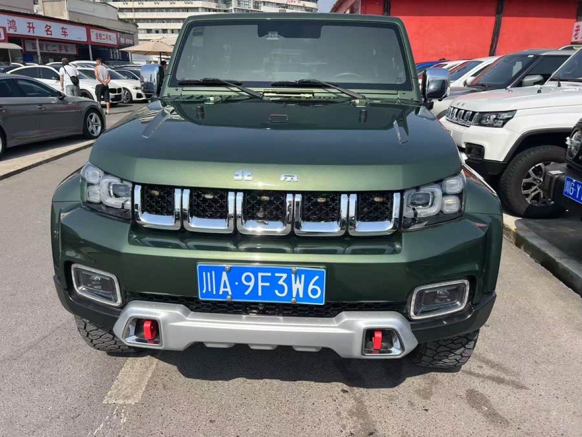 北京 BJ40  2020款 2.0T 自動四驅(qū)致敬2020版?zhèn)b客型圖片