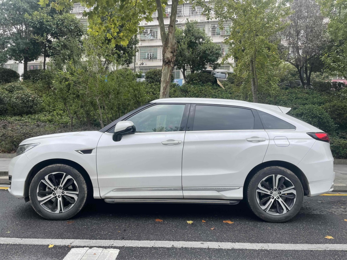 本田 UR-V  2017款 370TURBO 兩驅(qū)尊貴版圖片