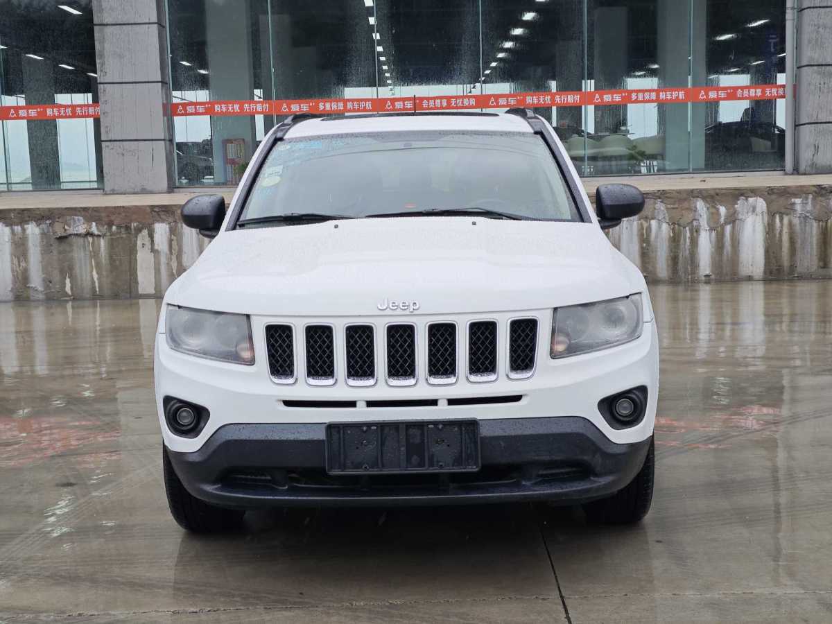 Jeep 指南者  2014款 2.4L 四驅(qū)運(yùn)動(dòng)版圖片