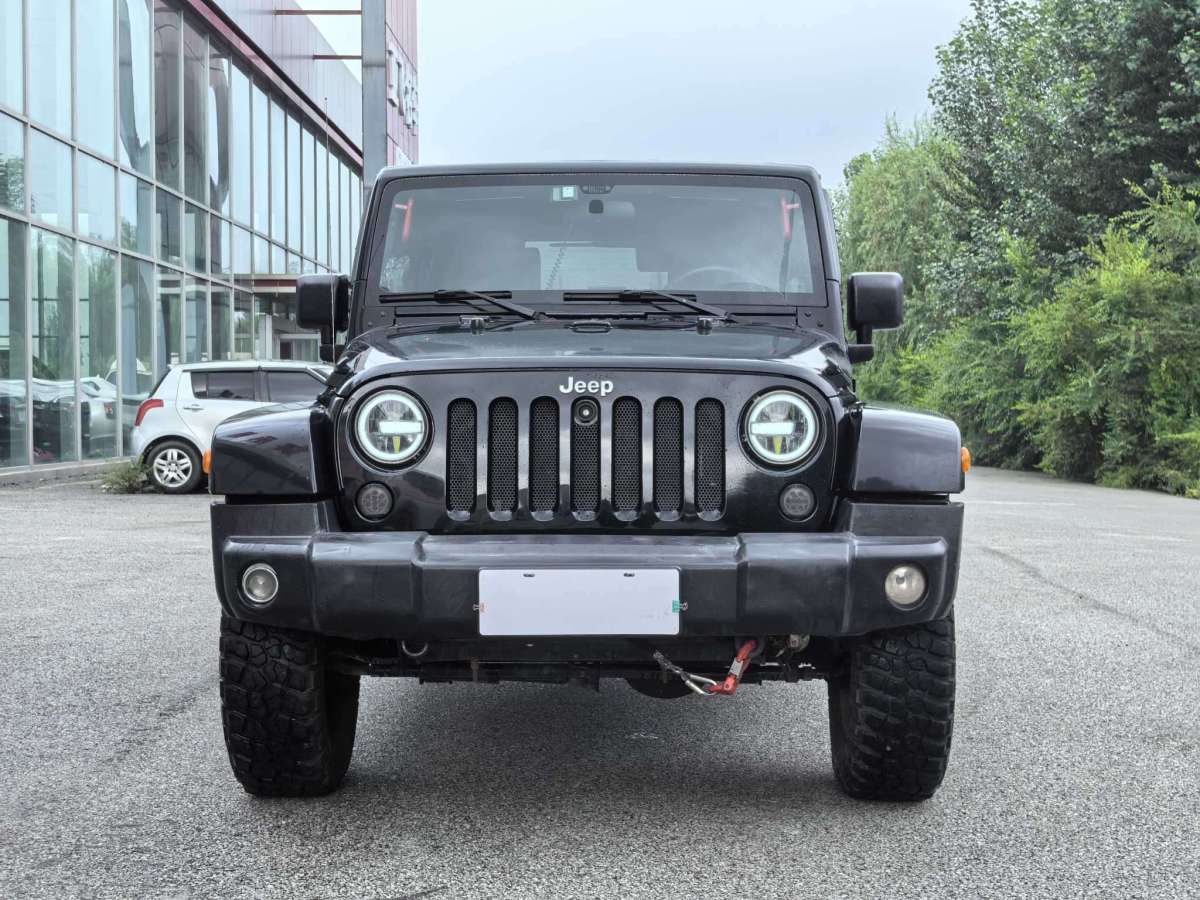 Jeep 牧馬人  2010款 3.8L Sahara 四門版圖片