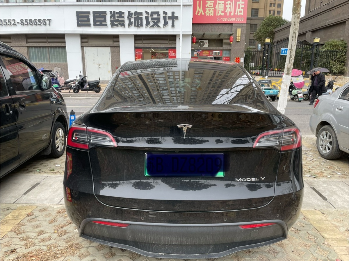 特斯拉 Model Y  2021款 標(biāo)準(zhǔn)續(xù)航后驅(qū)升級版圖片