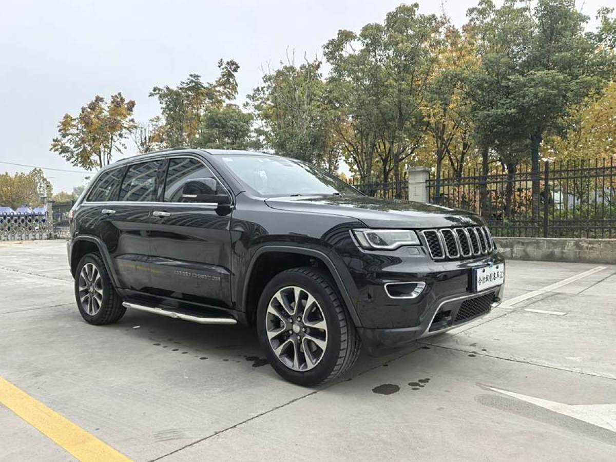 Jeep 大切諾基  2017款 3.6L 精英導(dǎo)航版圖片