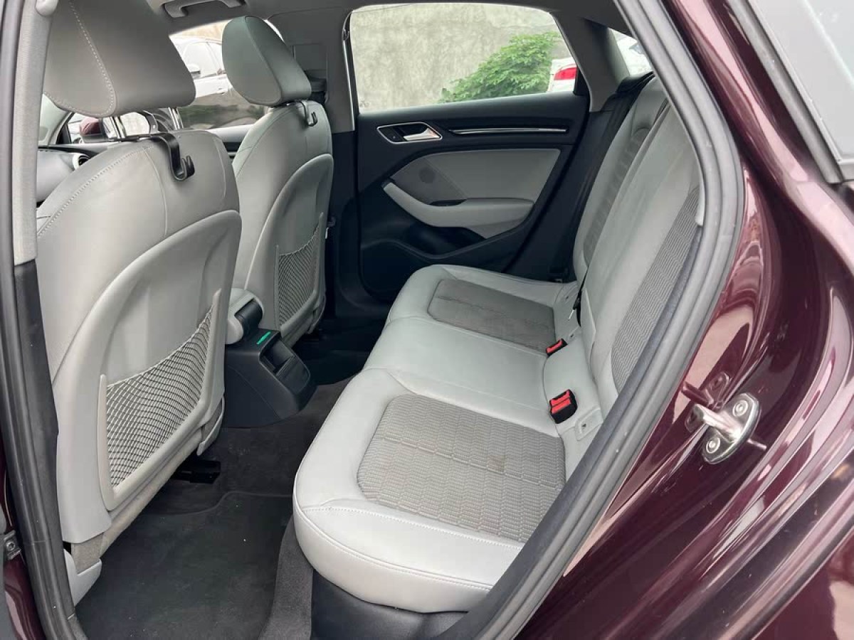奧迪 奧迪A3  2018款 30周年年型 Limousine 35 TFSI 時(shí)尚型圖片