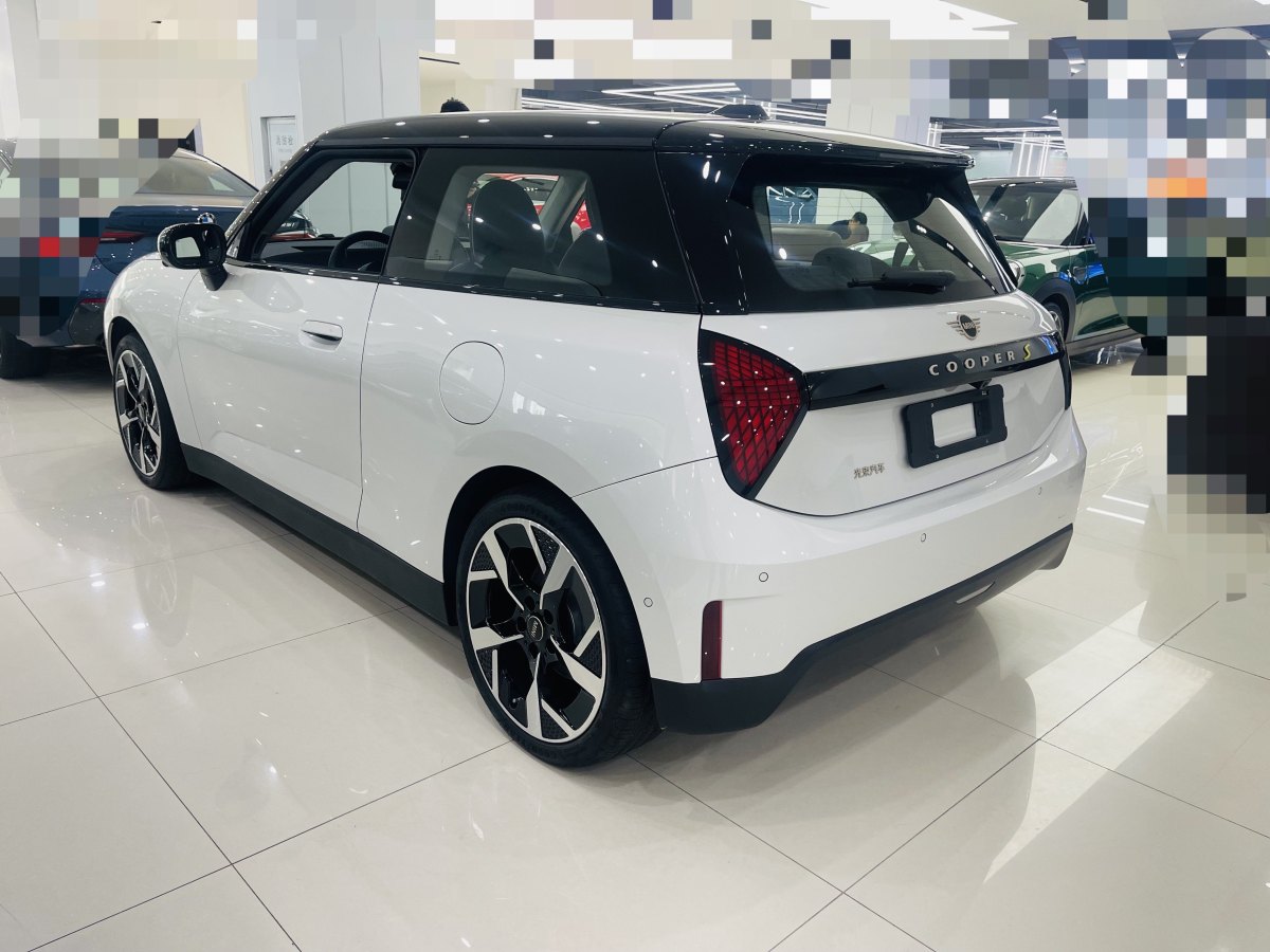 MINI MINI  2018款 1.5T COOPER 藝術(shù)家圖片