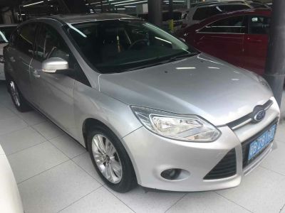 2014年1月 福特 ?？怂?兩廂經(jīng)典 1.8L 手動酷白典藏版圖片
