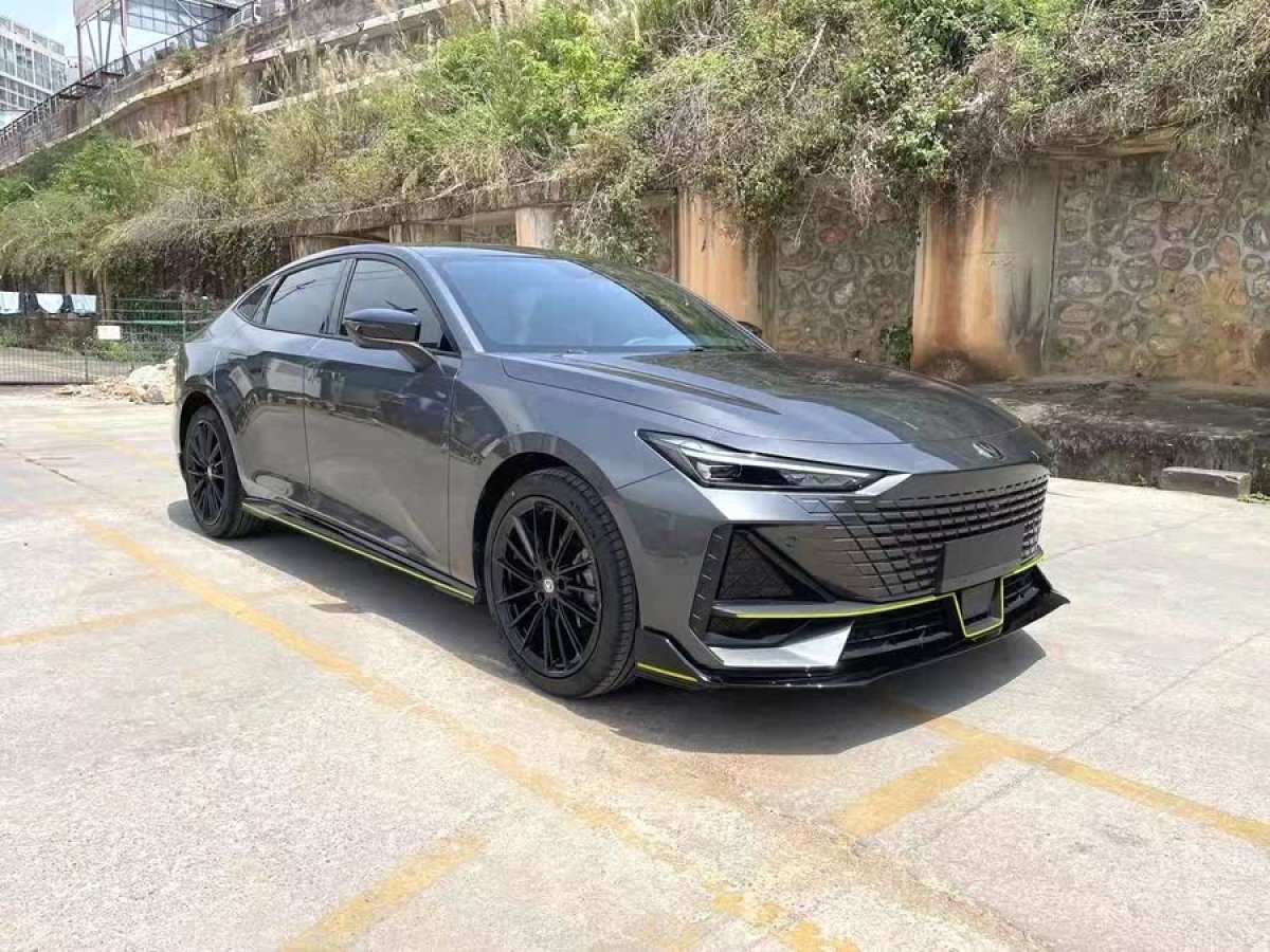 長(zhǎng)安 長(zhǎng)安UNI-V  2023款 1.5T 運(yùn)動(dòng)版圖片