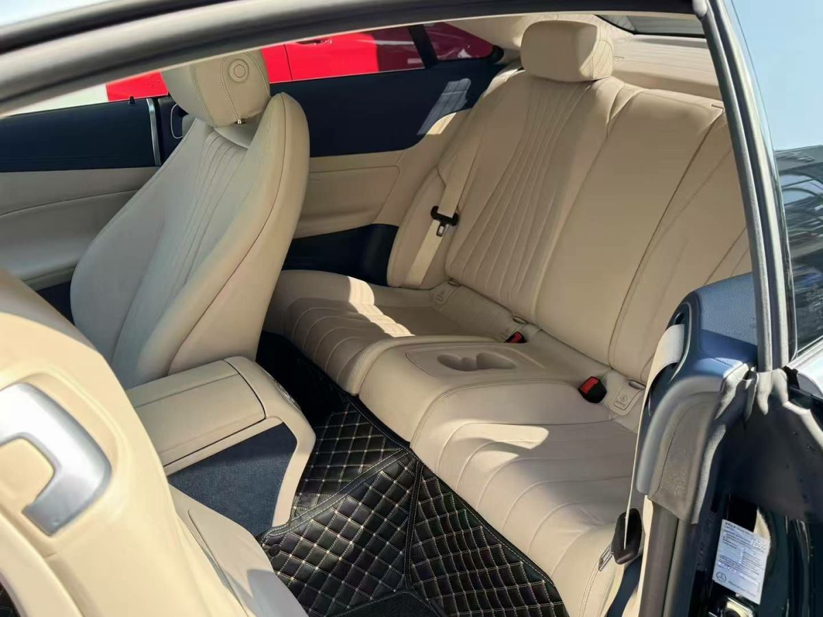 奔馳 奔馳E級  2023款 E 300 轎跑車圖片