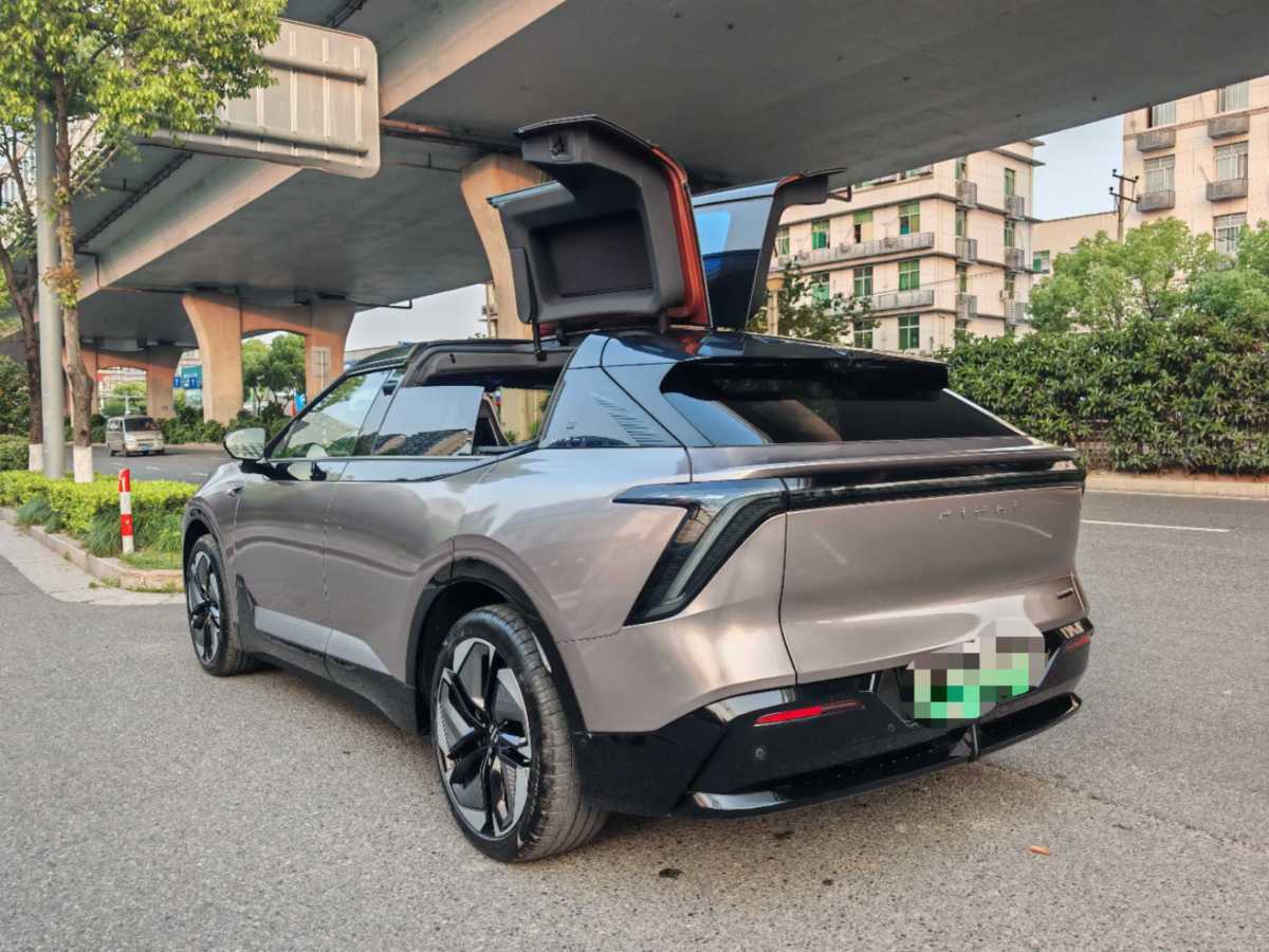 高合 高合HiPhi Y  2023款 810km 長(zhǎng)續(xù)航版圖片