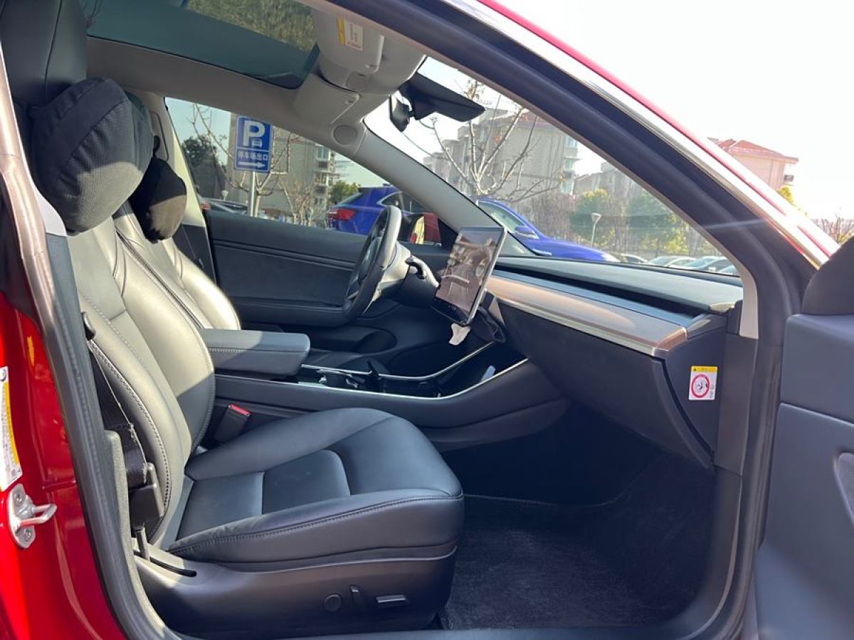 特斯拉 Model 3  2019款 標(biāo)準(zhǔn)續(xù)航后驅(qū)升級(jí)版圖片