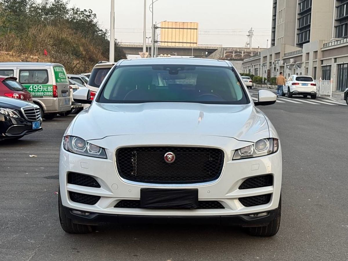 捷豹 F-PACE  2016款 2.0T 兩驅(qū)都市尊享版圖片