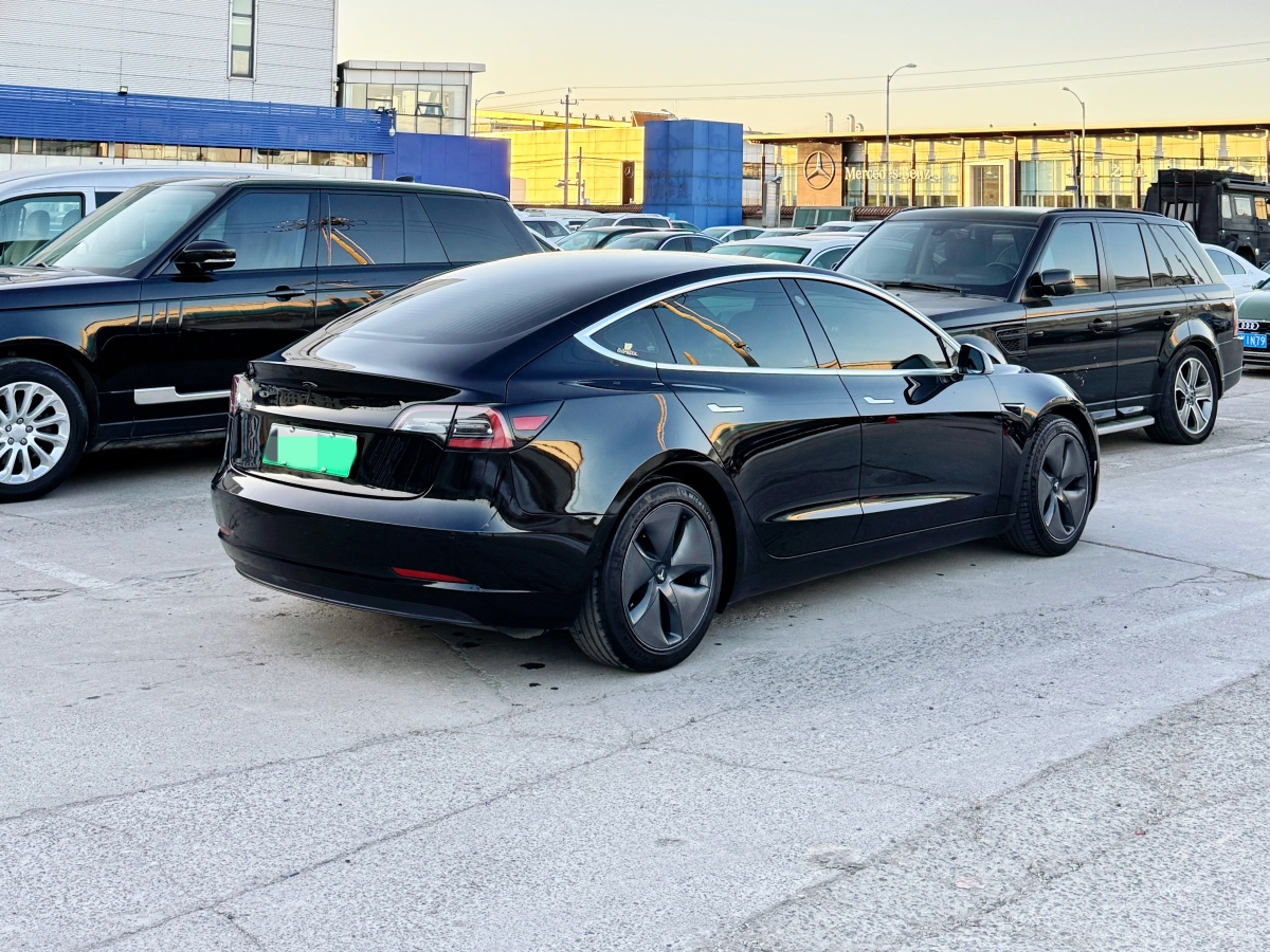 特斯拉 Model 3  2019款 標準續(xù)航后驅(qū)升級版圖片