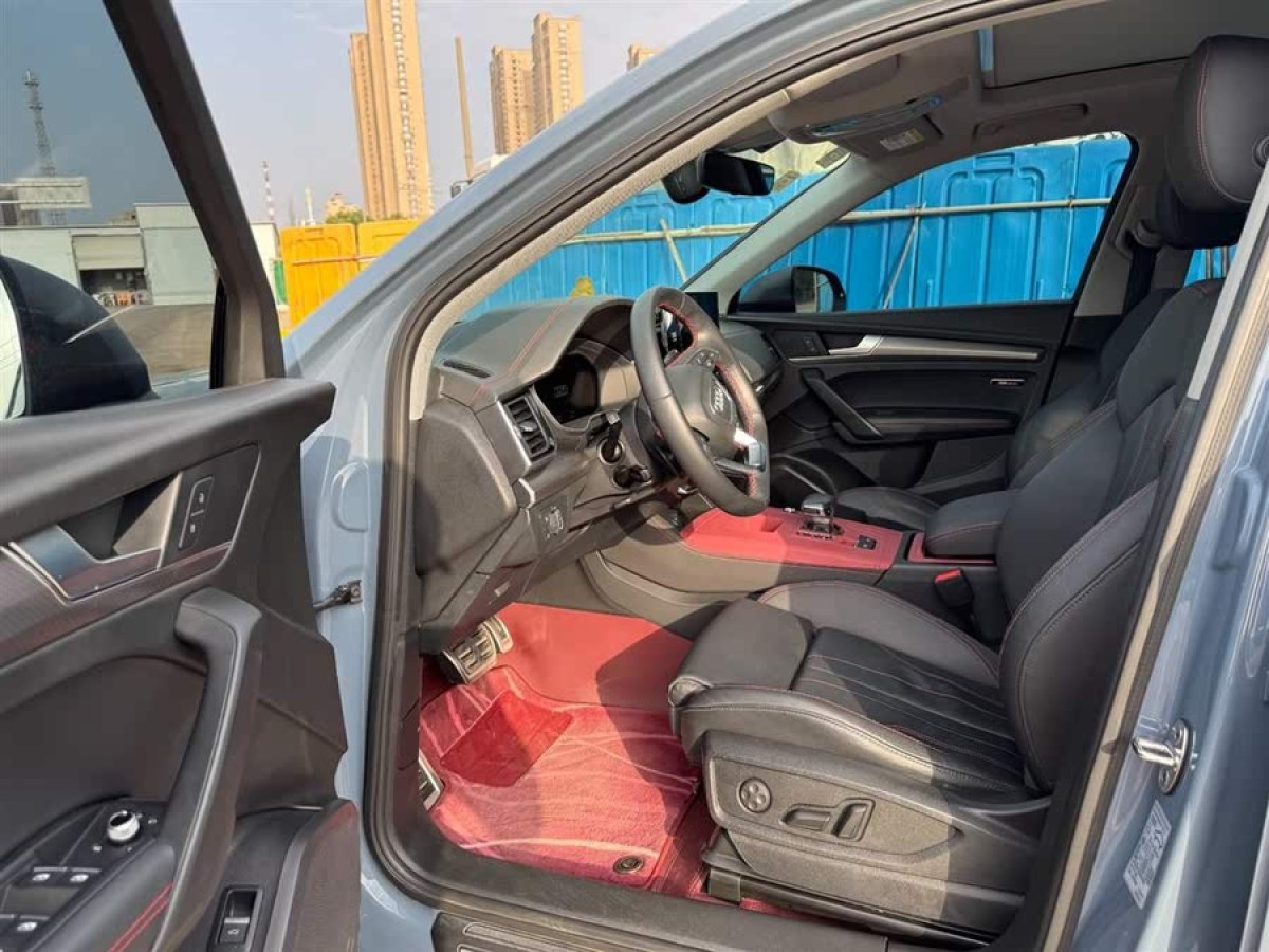 奧迪 奧迪Q5L  2022款 40T RS套件燃速型圖片