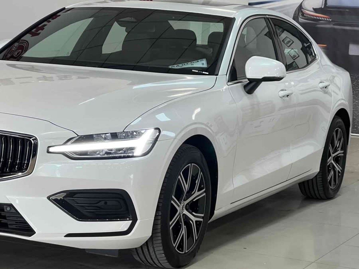 沃爾沃 S60L  2024款 B4 智逸豪華版圖片