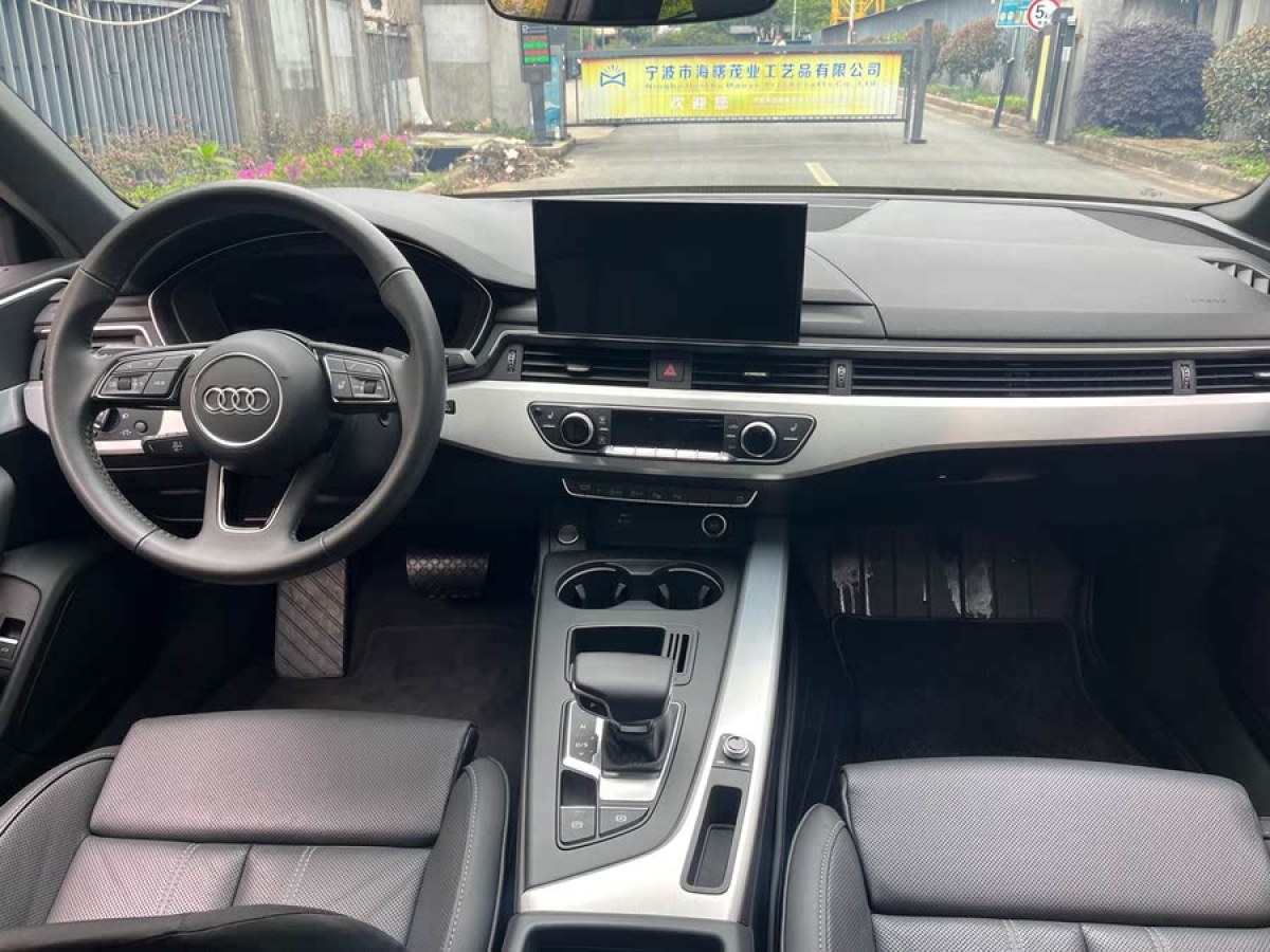 奧迪 奧迪A4L  2022款 40 TFSI 時尚動感型圖片