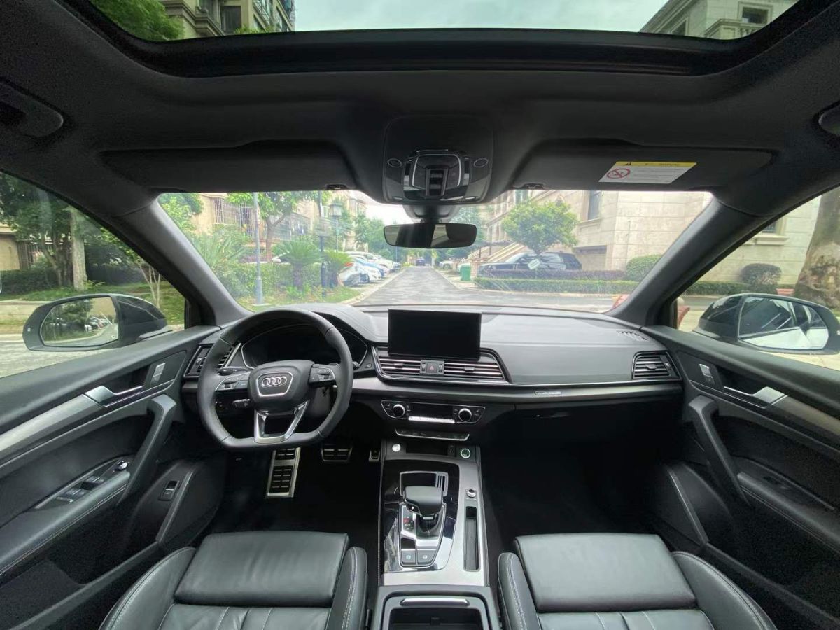 奧迪 奧迪Q5 e-tron  2024款 50 e-tron quattro 光耀型 機(jī)甲套裝圖片