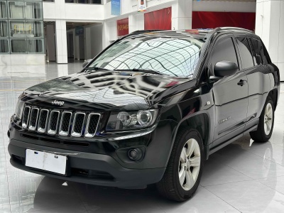 2013年9月 Jeep 指南者(進(jìn)口) 2.0L 兩驅(qū)運動版圖片