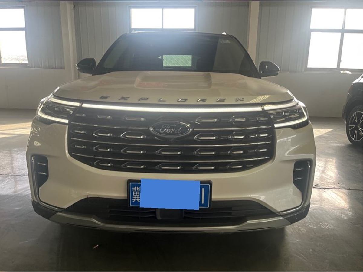 福特 探險(xiǎn)者  2023款 EcoBoost 285 四驅(qū)鈦金版 6座圖片