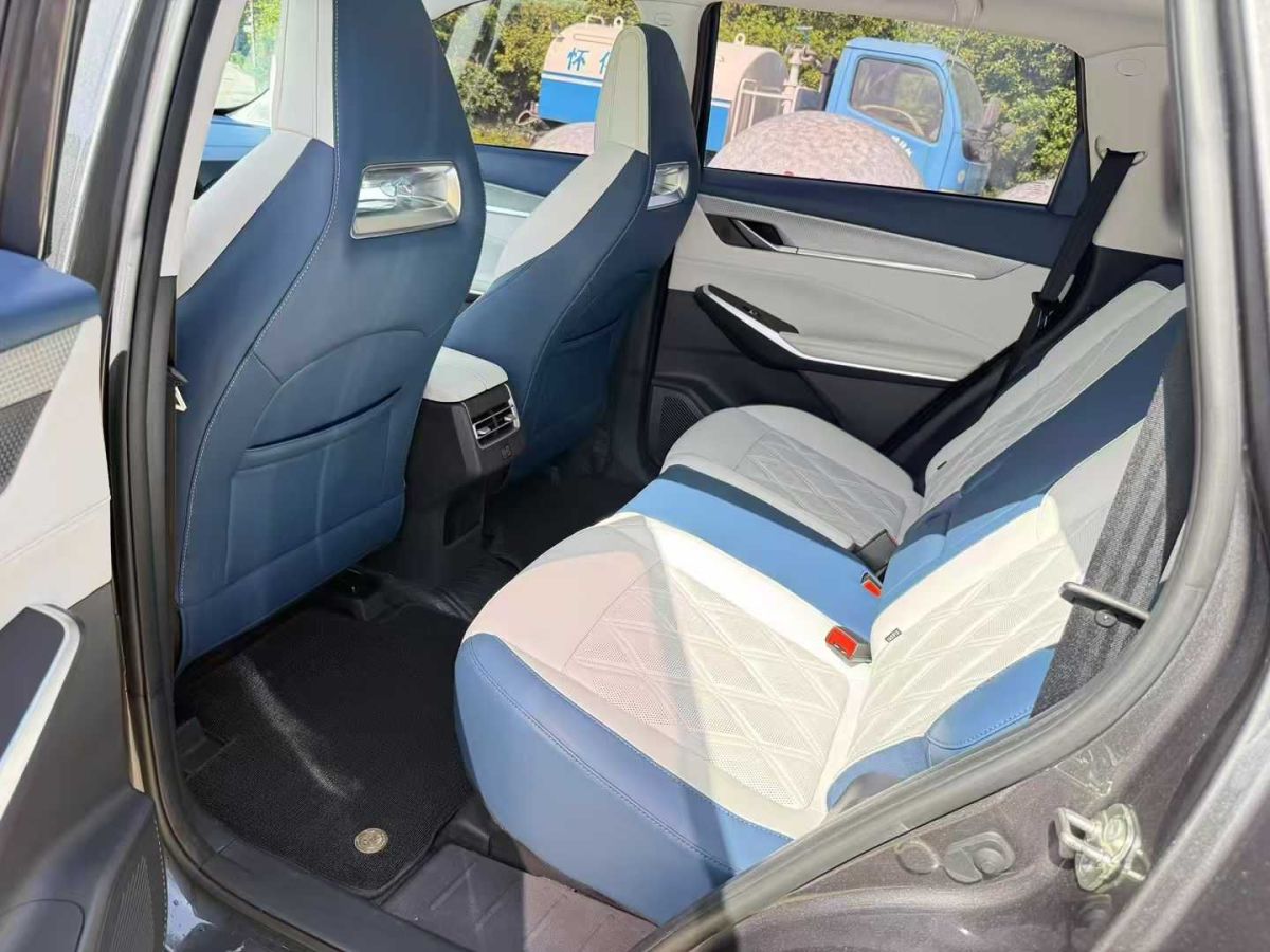 長(zhǎng)安 CS75  2022款 藍(lán)鯨版 1.5T DCT尊貴型圖片