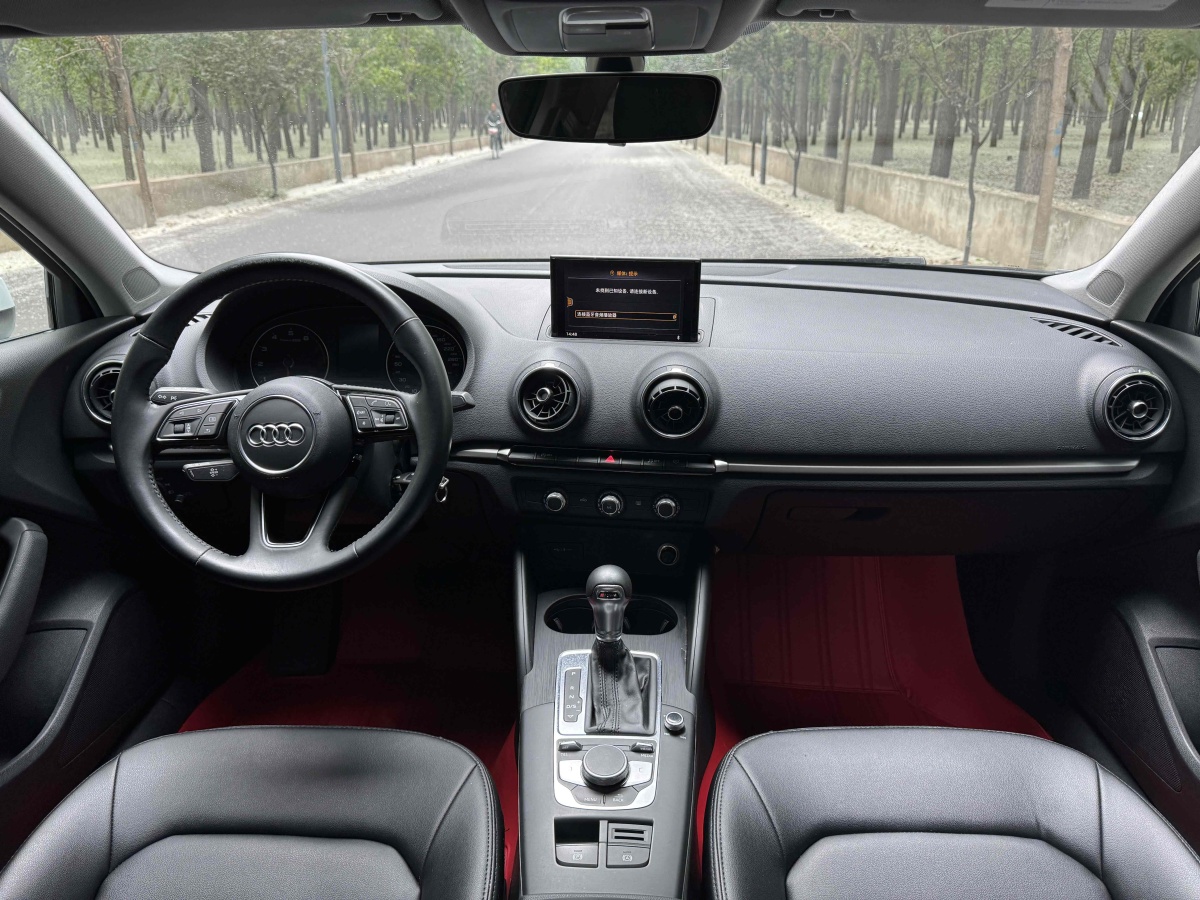 奥迪 奥迪A3  2018款 30周年年型 Limousine 35 TFSI 进取型图片